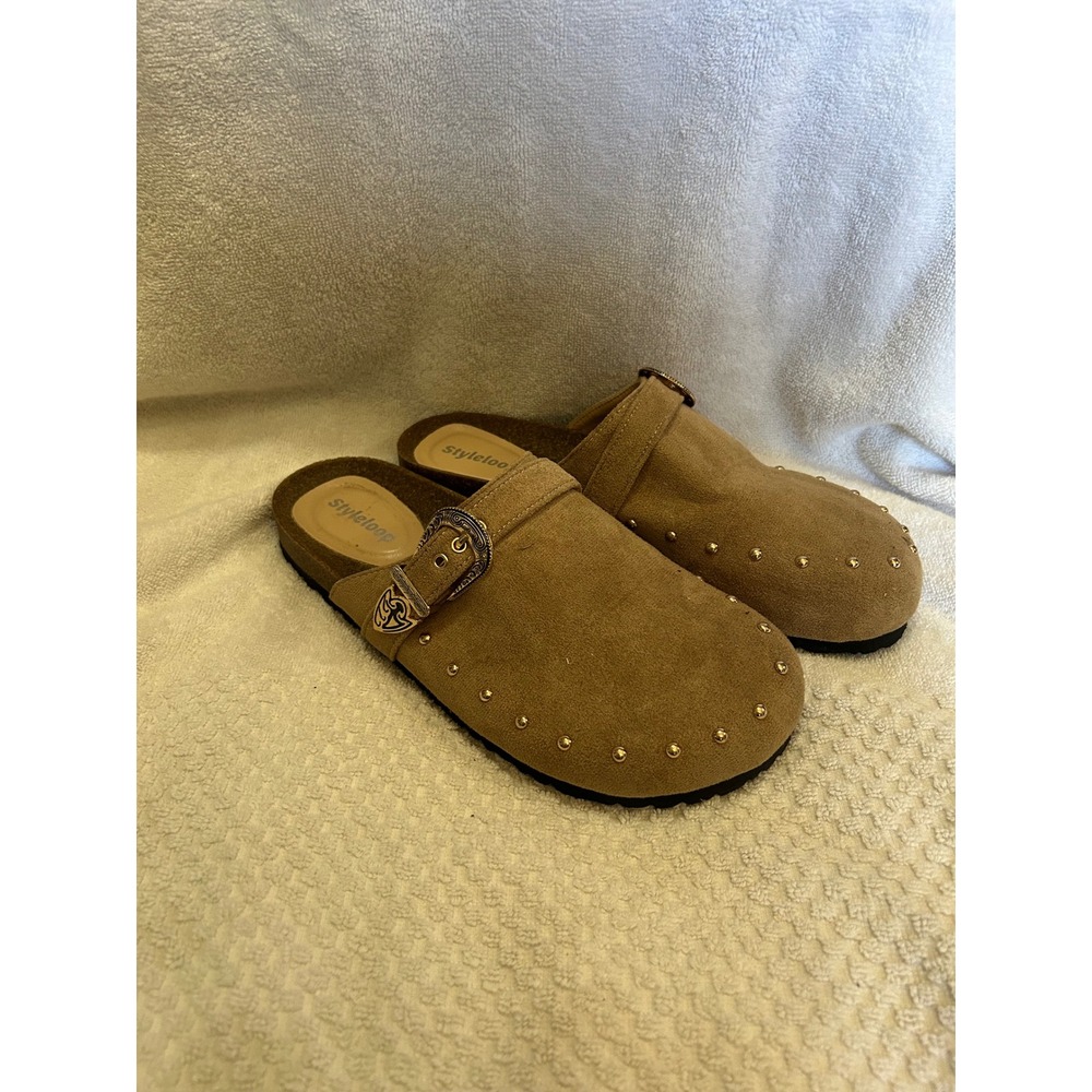 Styleloop Womens Tan Faux Suede Studded Western Buckle Clogs Mules Size 10